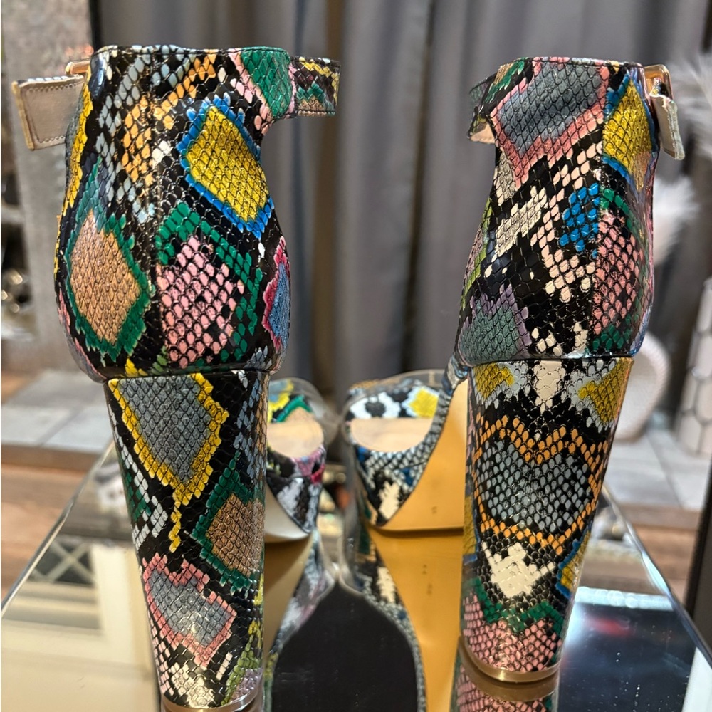 LILIANA SNAKESKIN
YUKO PLATFORM CHUNKY HEEL - Picture 2 of 6